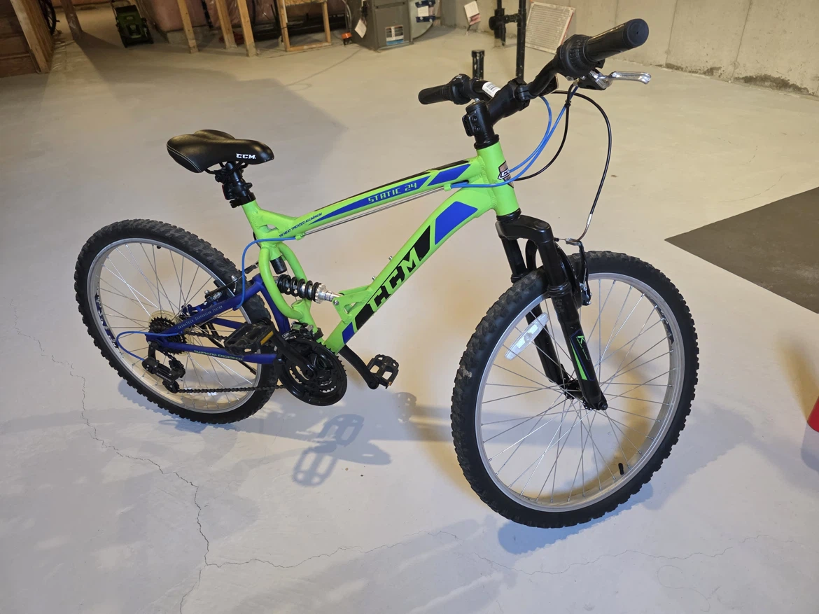 CCM Sonic 24" Boys Mountain Bike