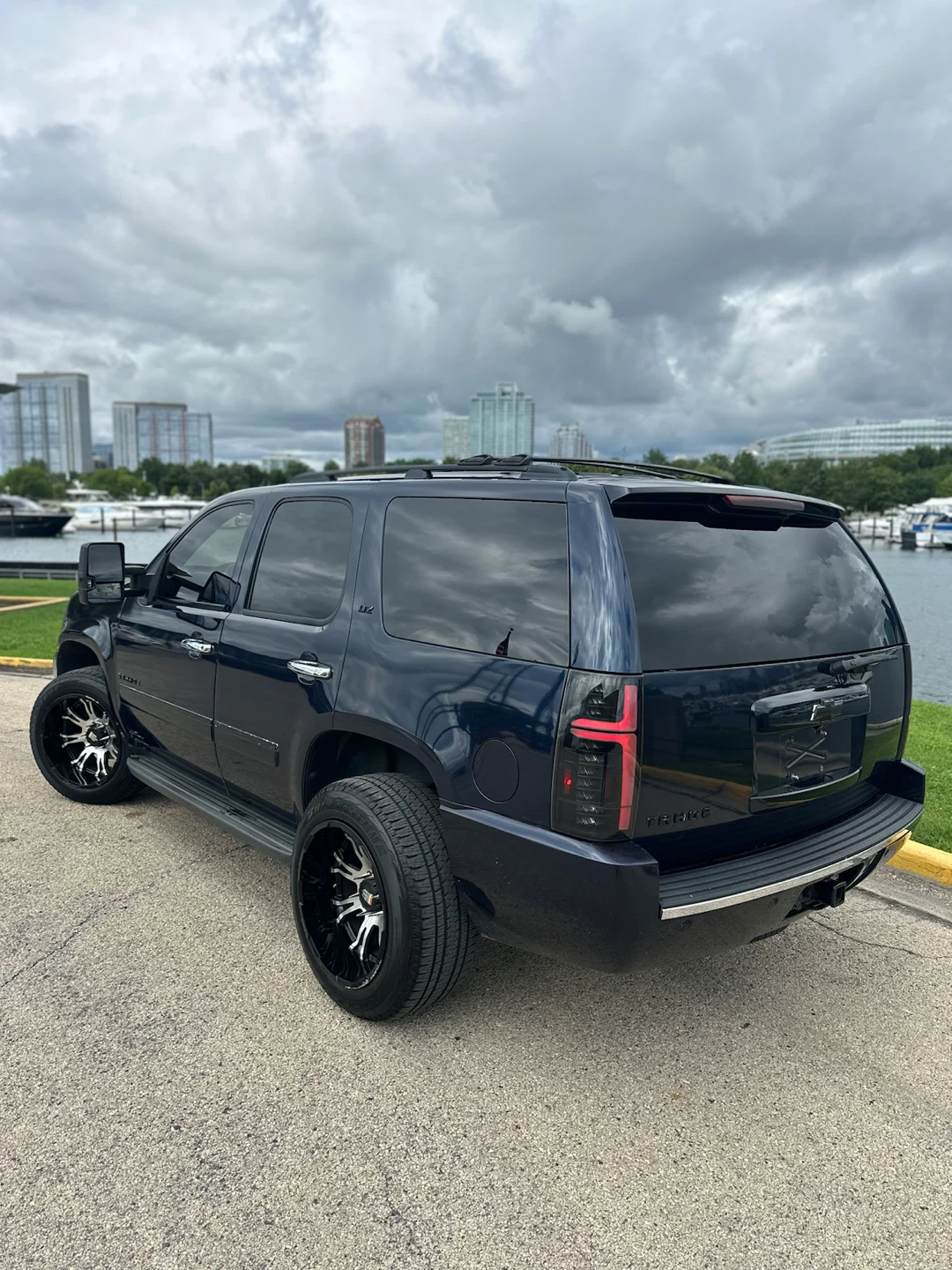 2009 Chevrolet Tahoe LTZ 4x4 - photo 4