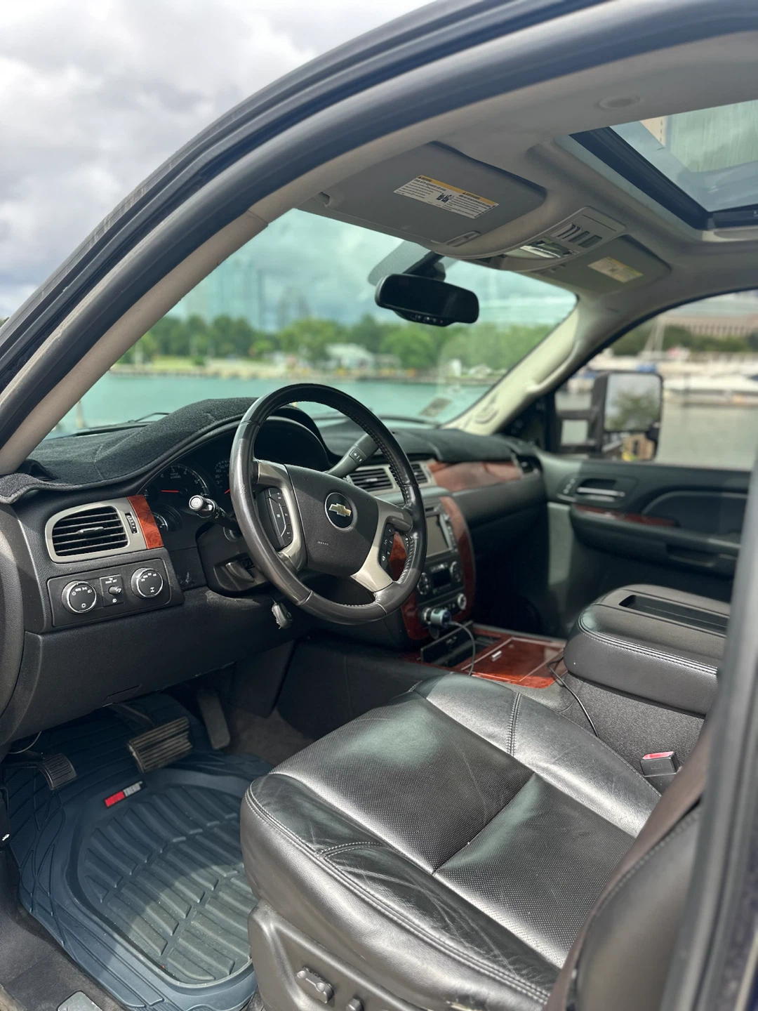2009 Chevrolet Tahoe LTZ 4x4 - photo 5