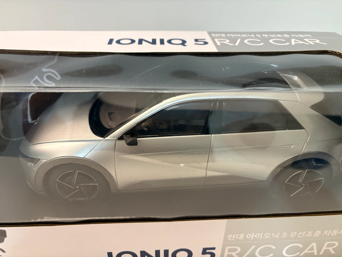 Hyundai Ioniq 5 R/C Car 1:18 Scale - photo 3