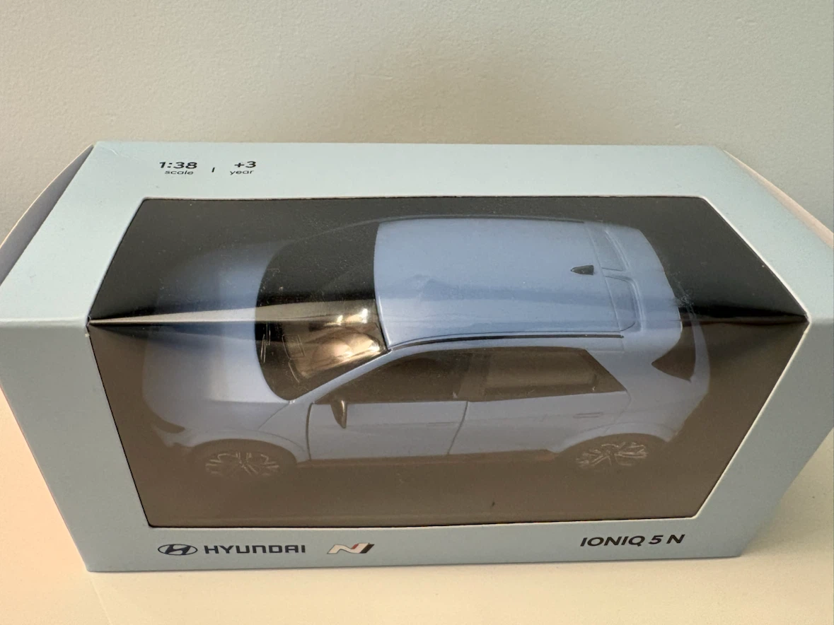 Hyundai Ioniq 5 N die cast Model Car 1:38 - photo 3