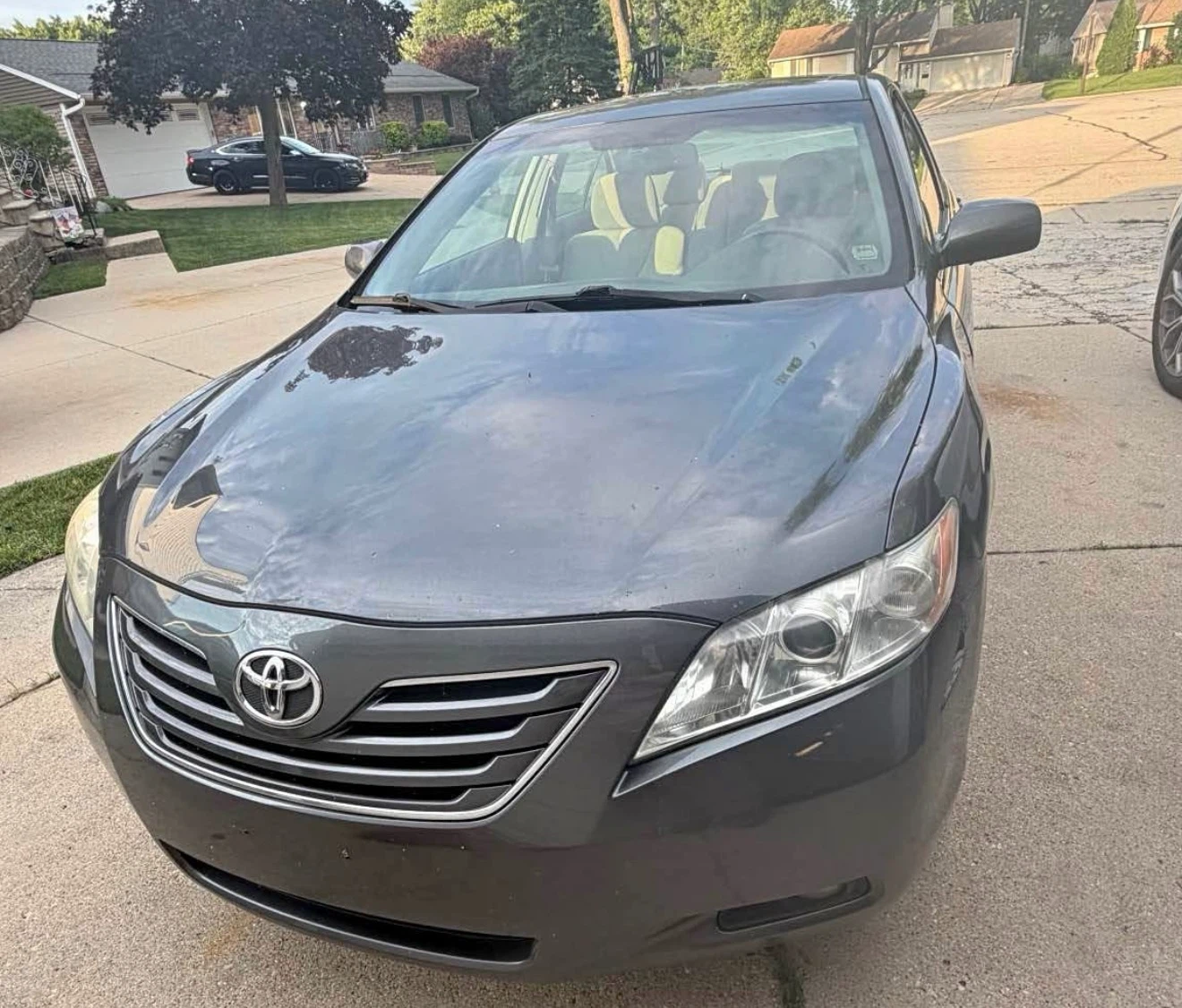 Toyota Camry XLE Sedan - photo 2