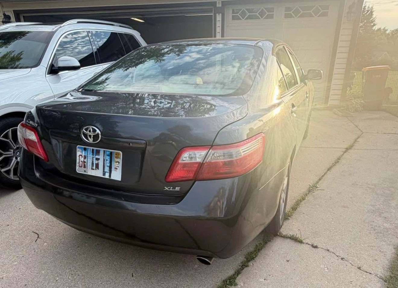 Toyota Camry XLE Sedan - photo 4