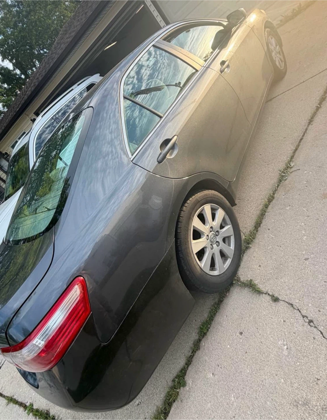 Toyota Camry XLE Sedan - photo 5