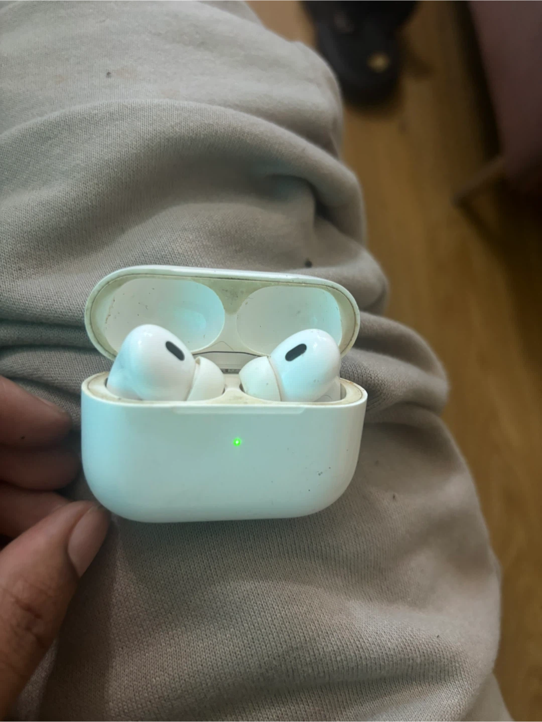 Apple AirPods Pro (2nd generation) - photo 2