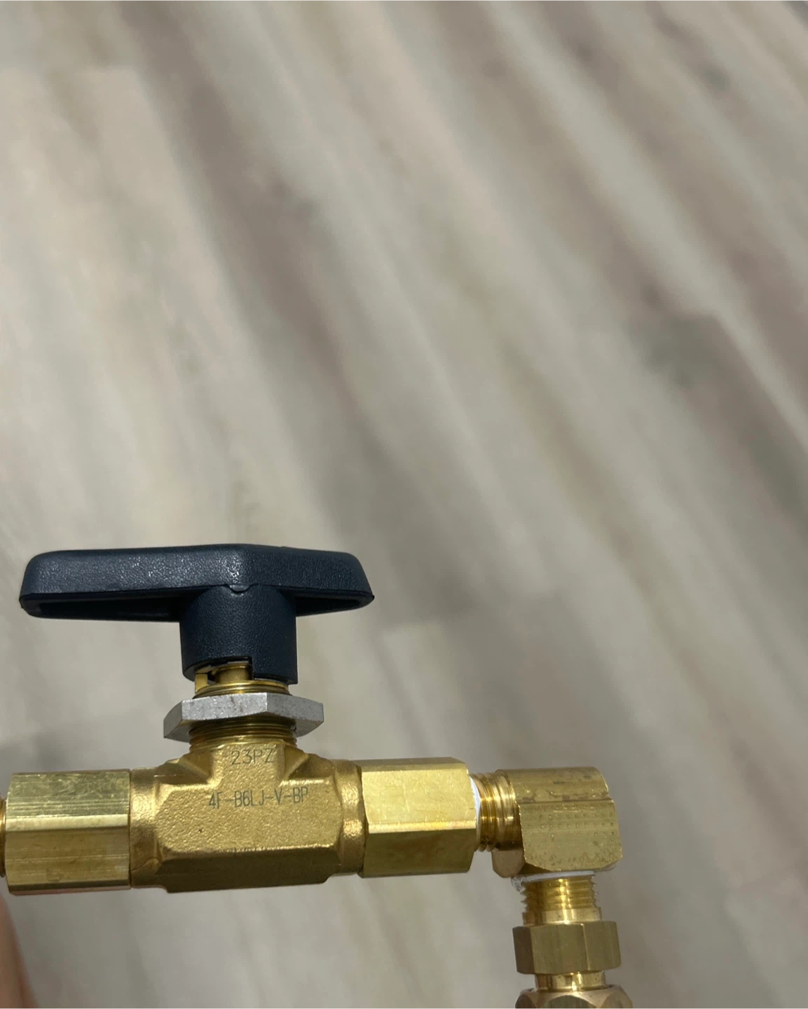Brass Gas Regulator with Gauge ( Wika / Parker) - photo 3