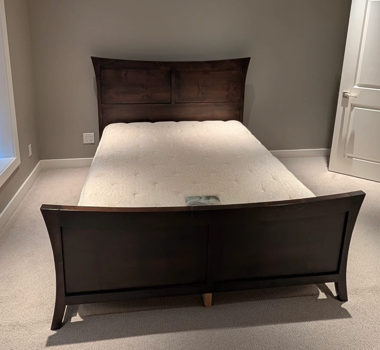 Solid Maple Queen Bed - photo 2