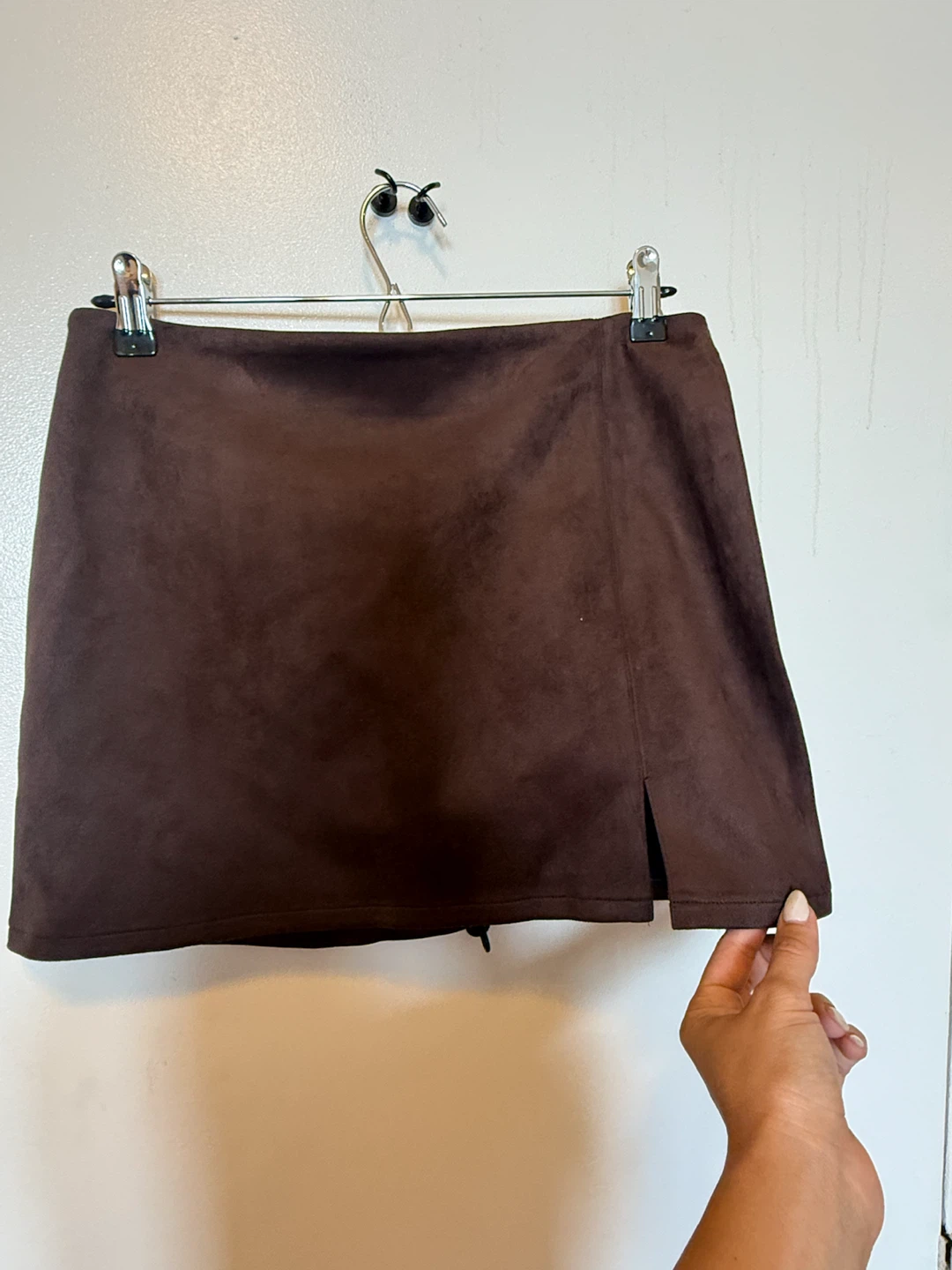 Brown Song of Style by Aimee Somg suede mini skirt with slit - photo 3