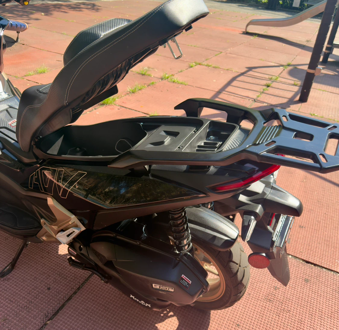 MOTO ADV 200 Scooter - photo 3