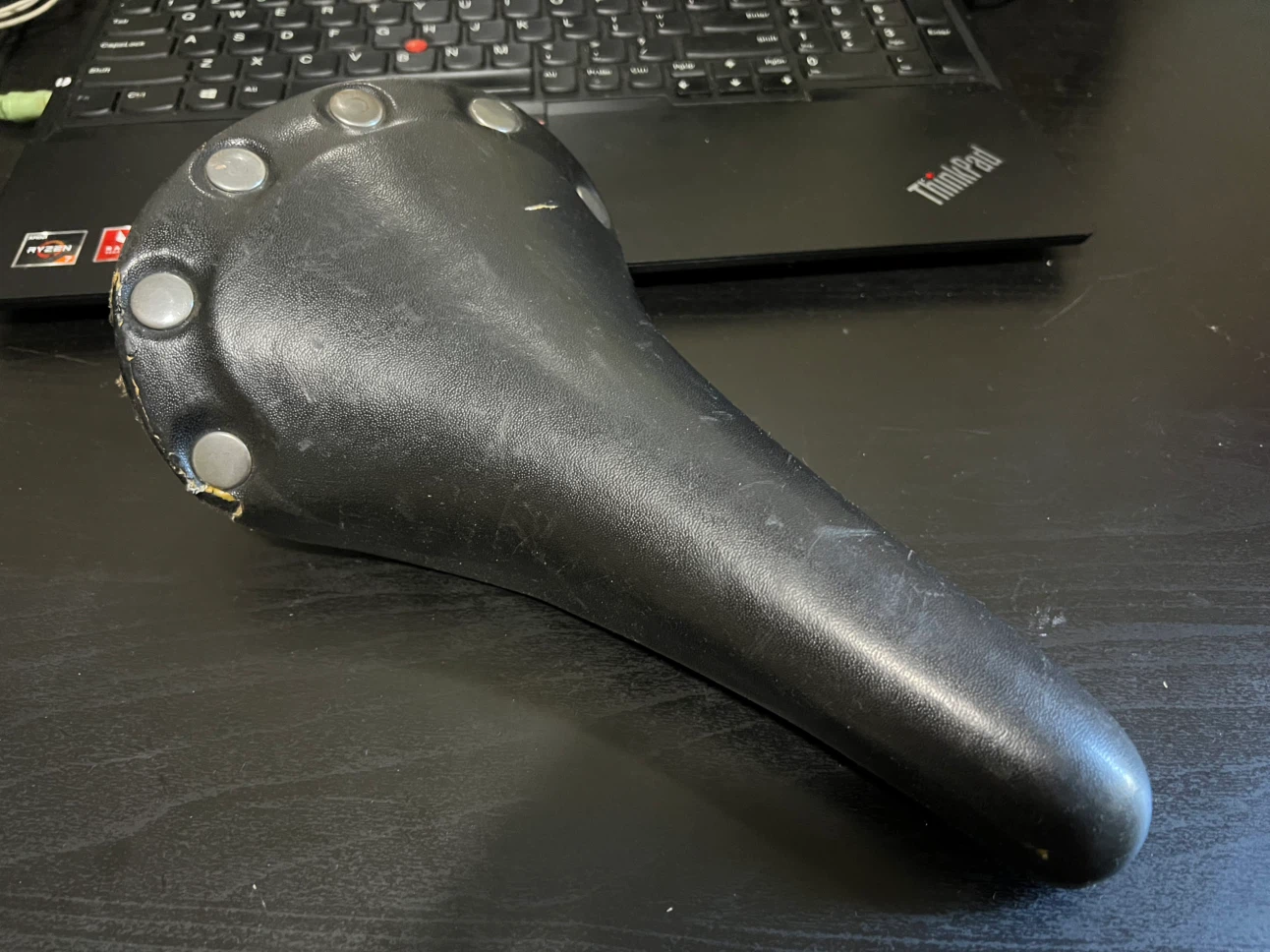 Brooks-type Riveted leather bike saddle seat