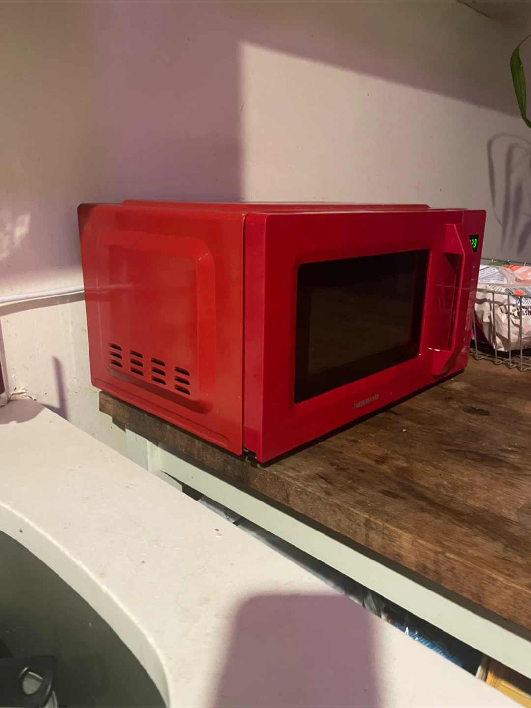 Farberware Red Microwave Oven - photo 2