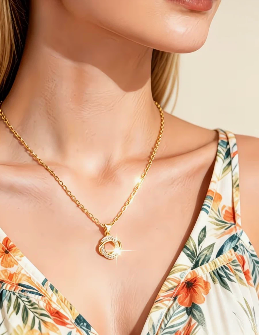 18k Plated Gold-tone Heart Pendant Necklace with Rhinestones