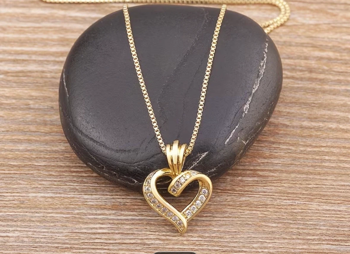 18k Plated Gold-tone Heart Pendant Necklace with Rhinestones - photo 5