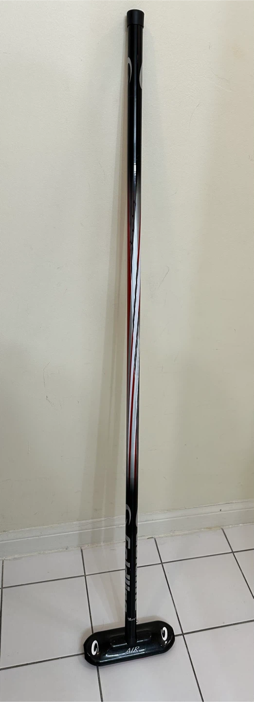 Goldline FG Air Fiberglass Shaft Curling Broom