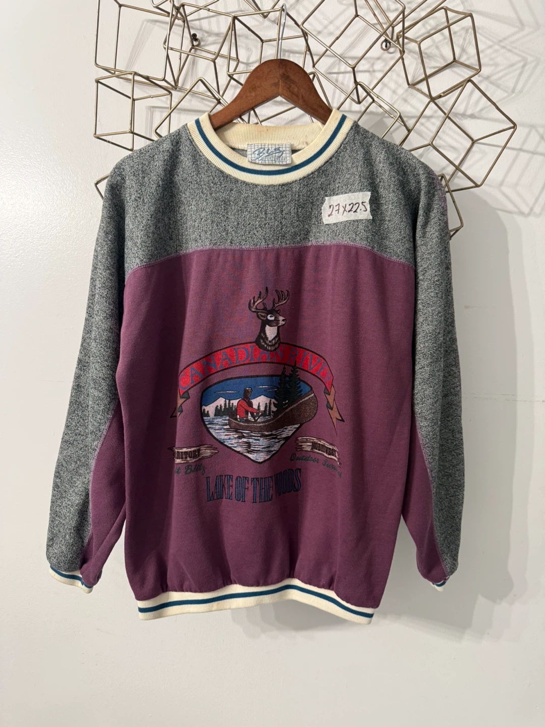 VINTAGE "CANADA'S ARCTIC" LAKE OF THE WOODS SWEATER