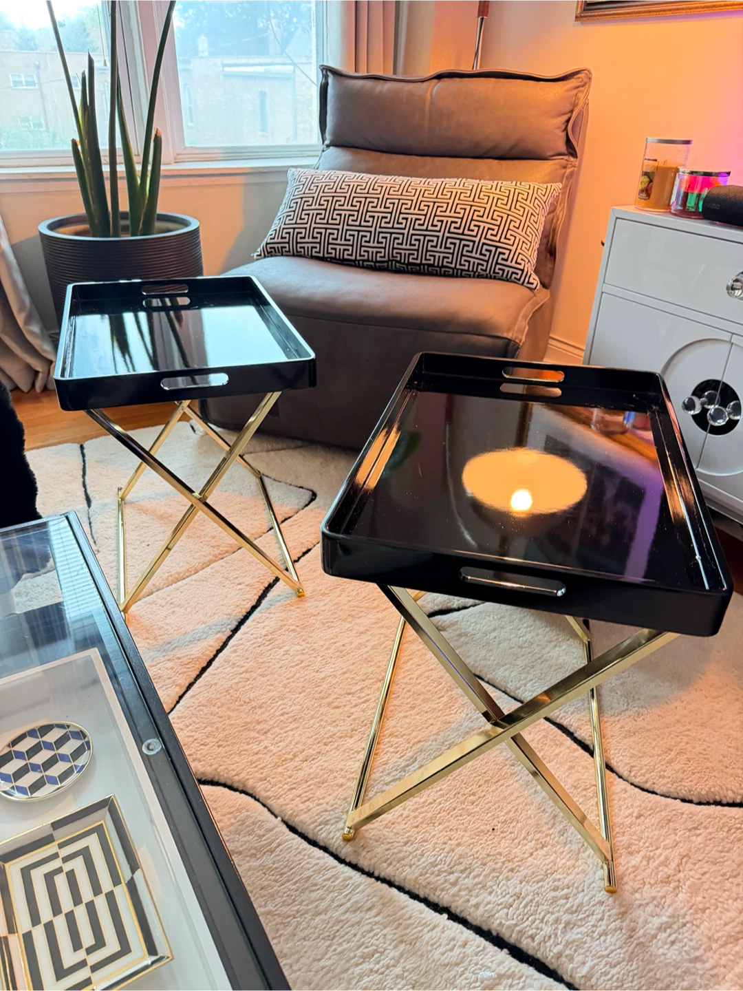 Pair of Park Avenue Gold/Black Accent Tray Tables - photo 2