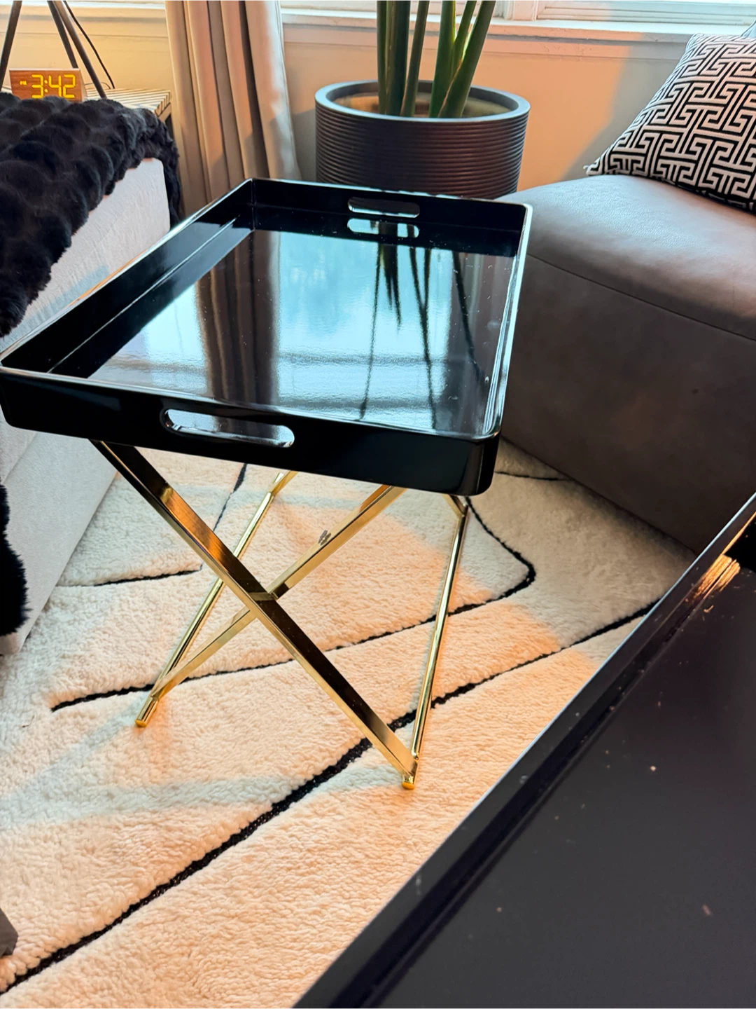 Pair of Park Avenue Gold/Black Accent Tray Tables - photo 4