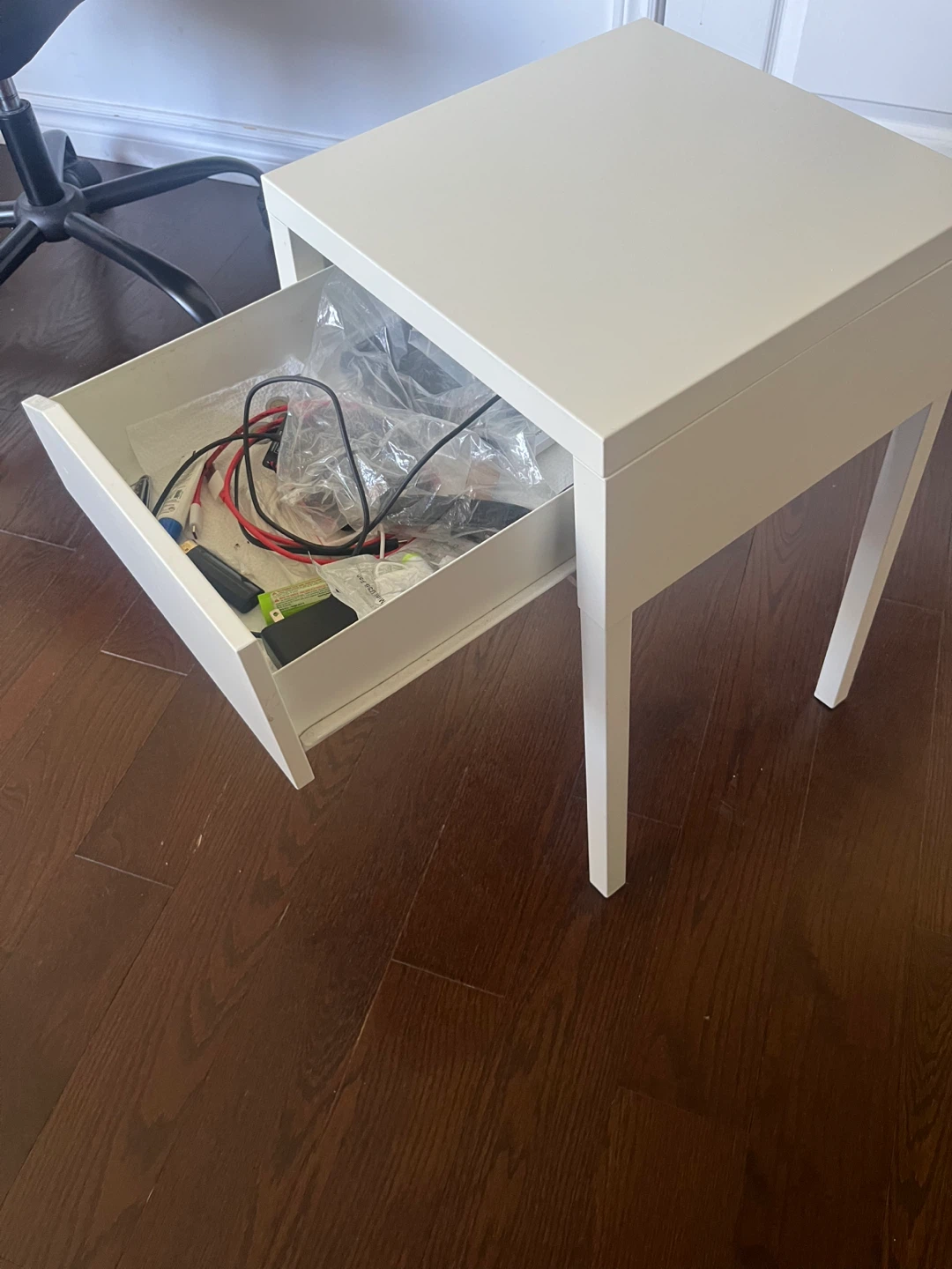 White bedside table with drawer - photo 4
