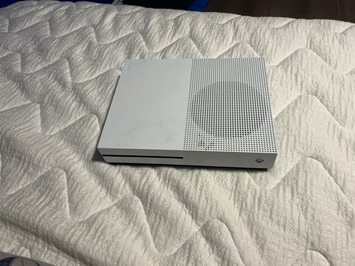 White Xbox One S