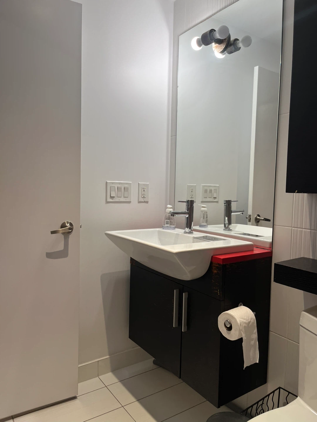 1 room- Furnished-One to Four Months- Spadina/Bremner - photo 3