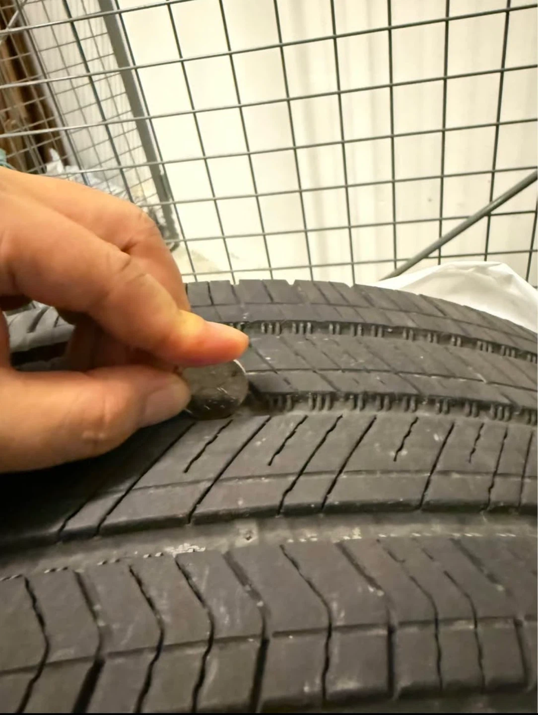 Pair og Kumho tires 255/45R19 (2024DOT for Tesla Y) - photo 2