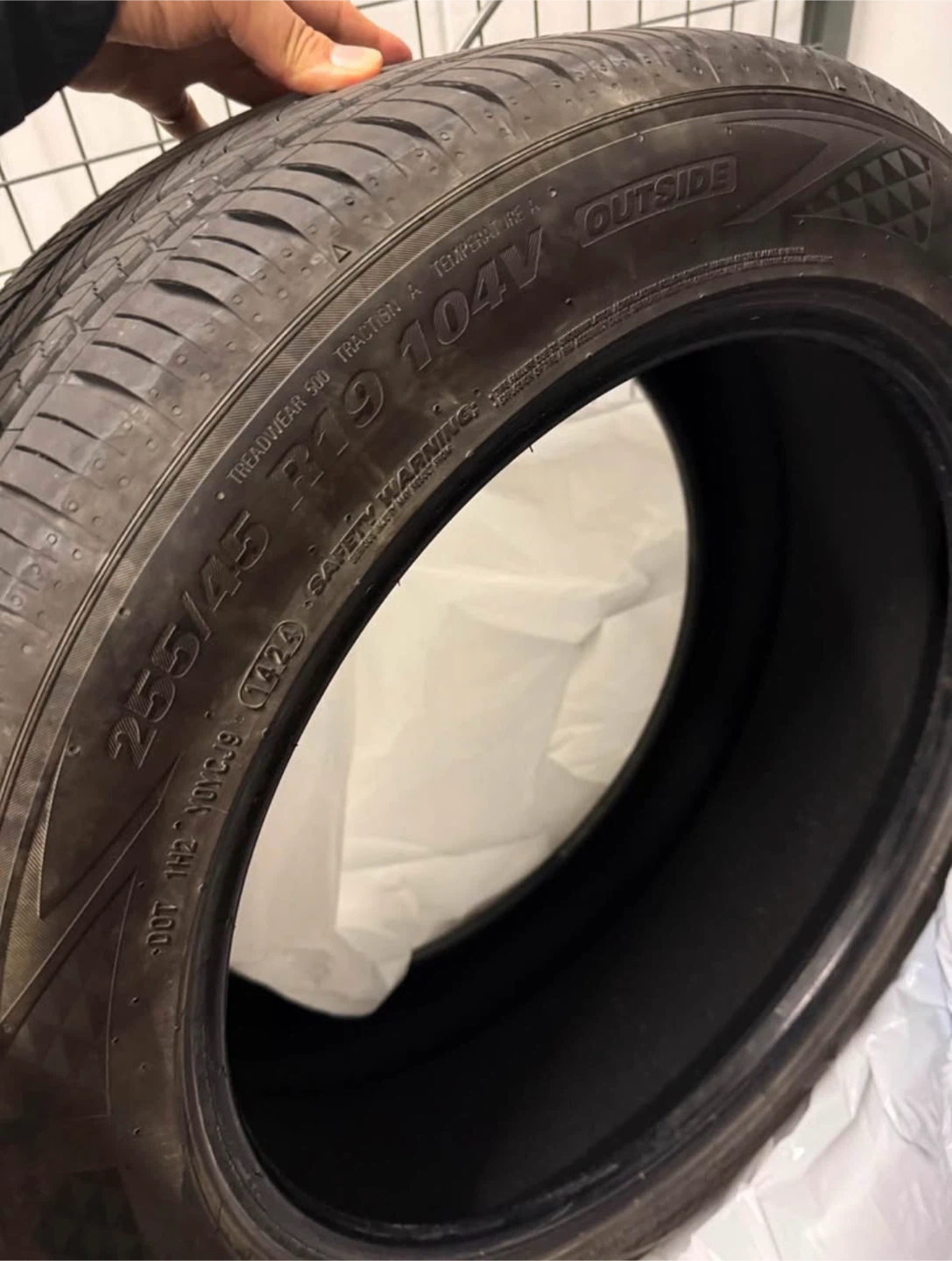Pair og Kumho tires 255/45R19 (2024DOT for Tesla Y) - photo 3