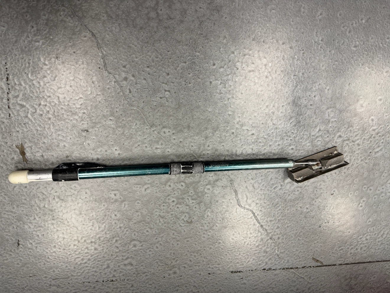 ADJUSTABLE DRY WALL Taping Tool