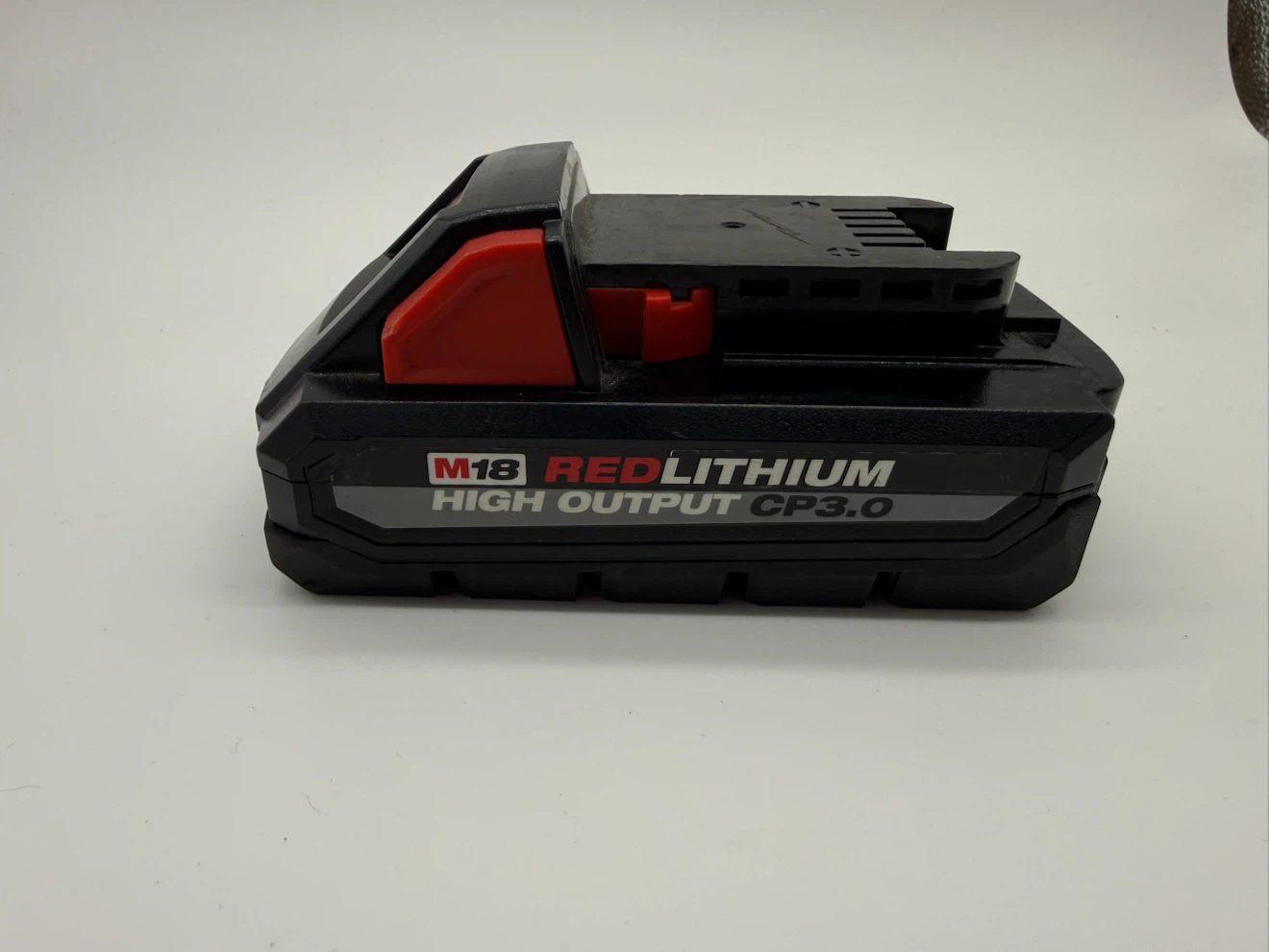 Milwaukee M18 REDLITHIUM HIGH OUTPUT XC 3.0 Ah Battery - photo 3