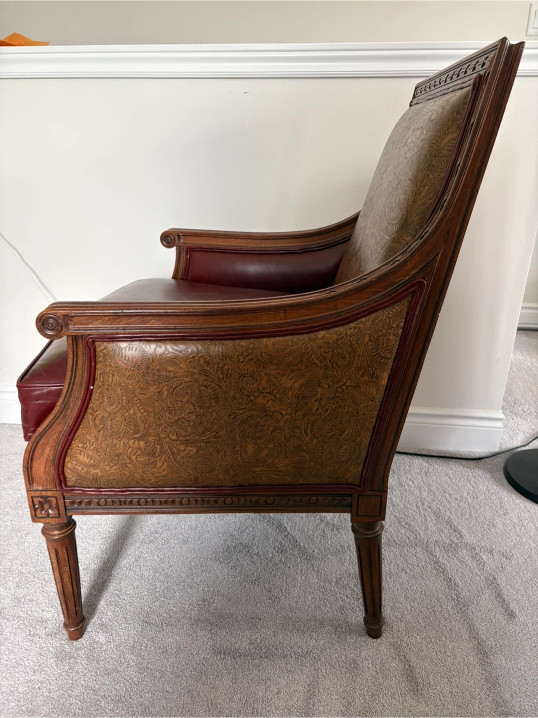 ETHAB ALLEN Vintage Armchair with Leather and Embossed Accents - photo 3