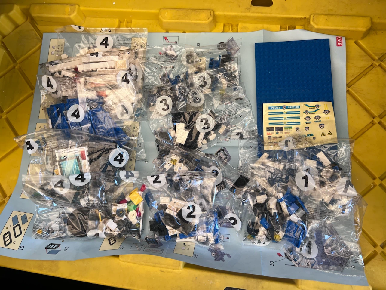BRAND NEW City Police Building Blocks Set - photo 3
