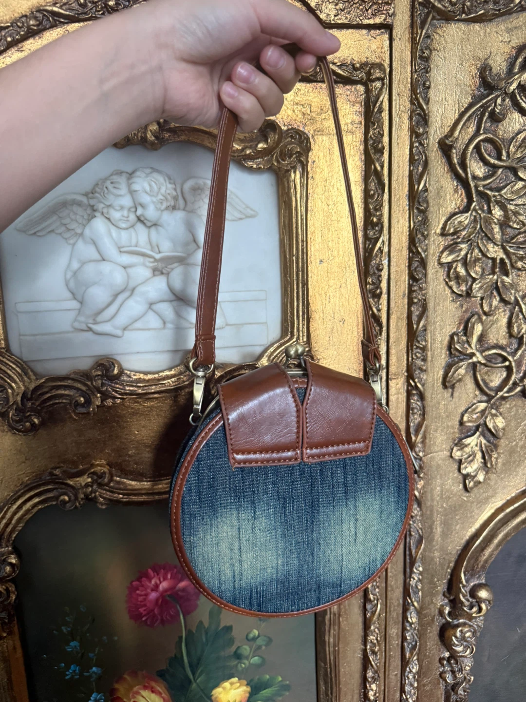 Round Denim & Fur Crossbody Bag with tiger print - photo 4