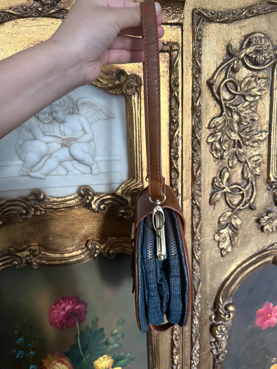 Round Denim & Fur Crossbody Bag with tiger print - photo 5