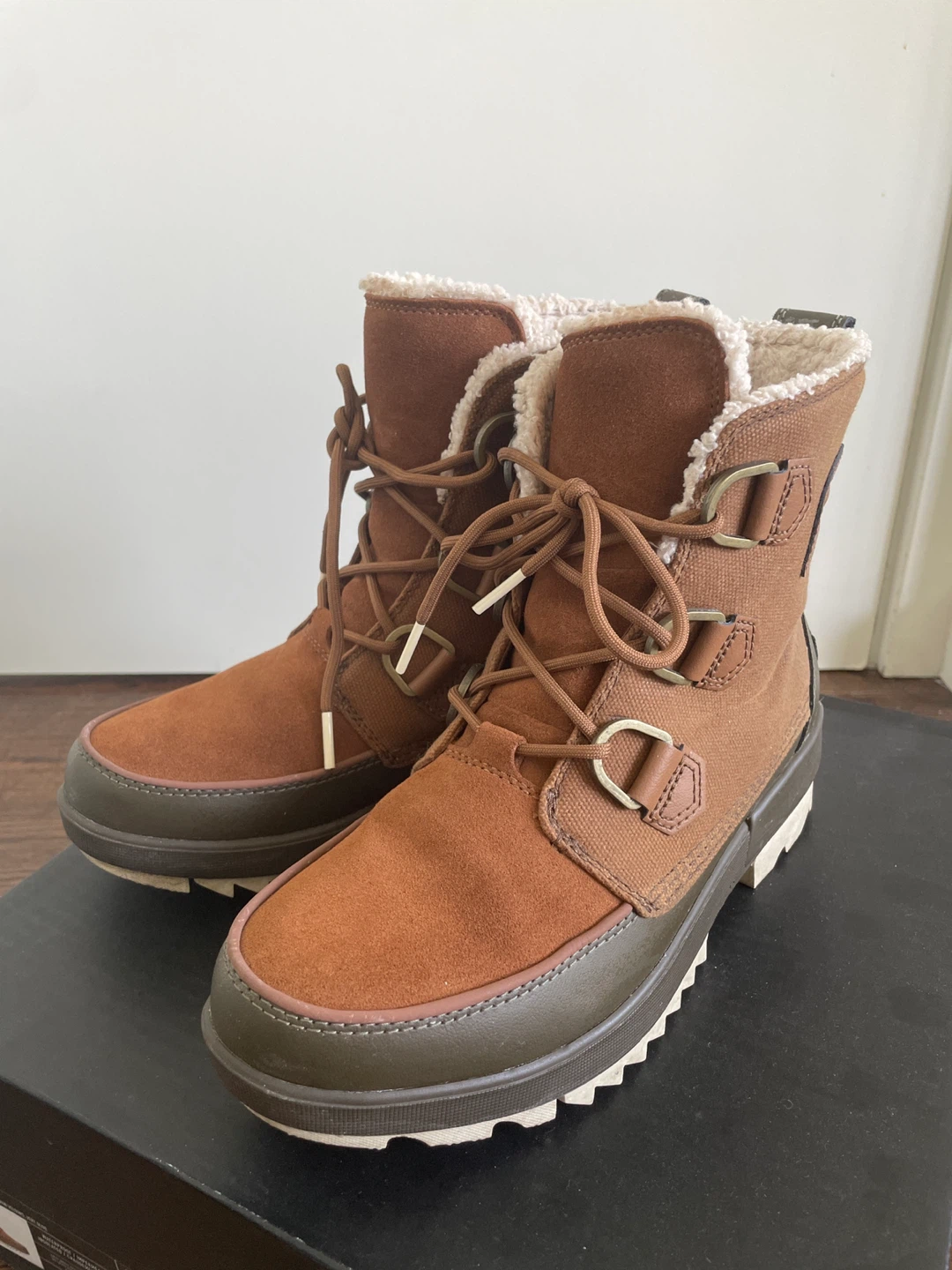 Sorel Boots - Women's Size 9 - photo 4
