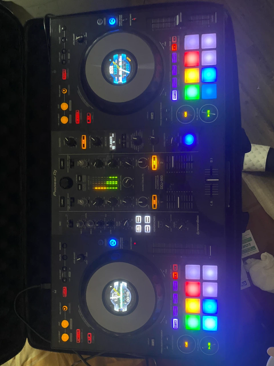 Pioneer DJ DDJ-800 DJ Controller with Case - photo 3