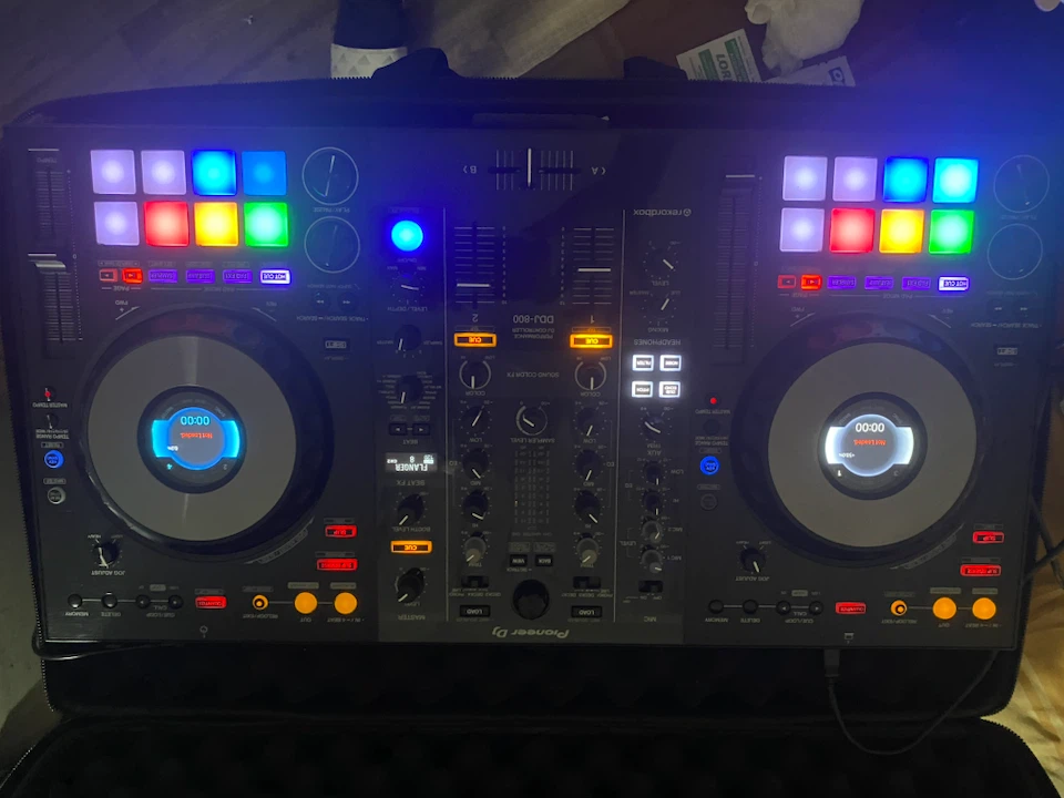 Pioneer DJ DDJ-800 DJ Controller with Case - photo 4