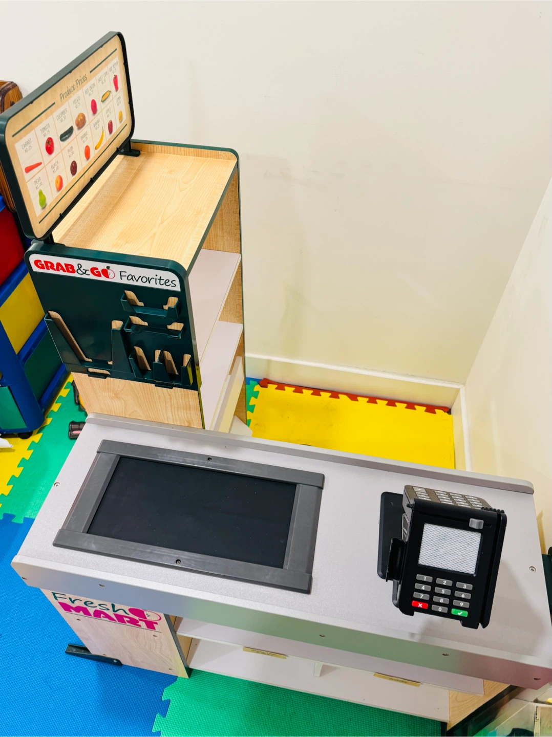 Fresh Mart Play Grocery Store with Cash Register - photo 2