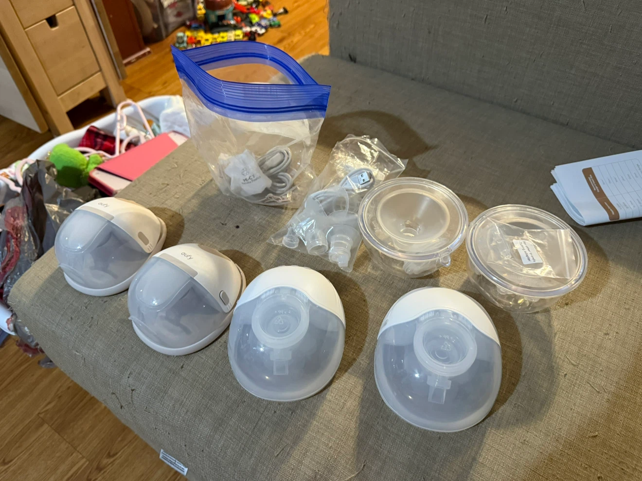 Eufy Smart Double Electric Breast Pump and Oteeida bread pump - photo 2