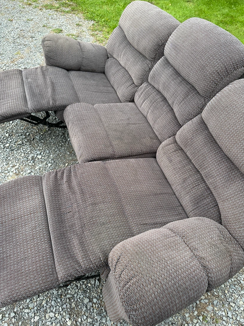 3 Seater Grey/ Brown Reclining Sofa (CAN DELIVER) - photo 4