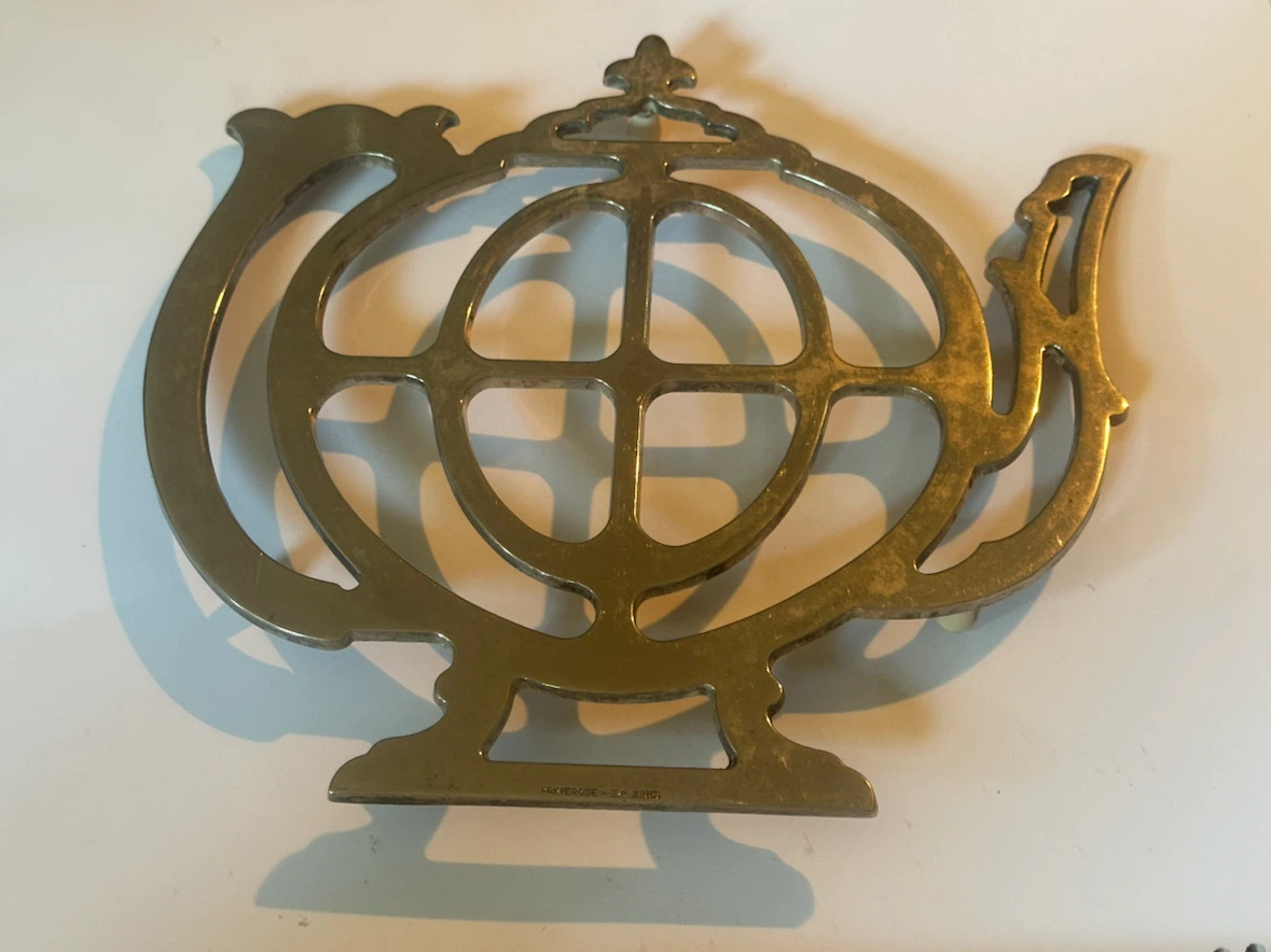 Silver plate teapot shaped trivet made in Italy