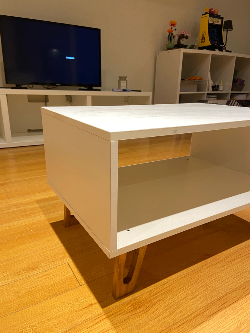 White Coffee Table with Wooden Legs - photo 3