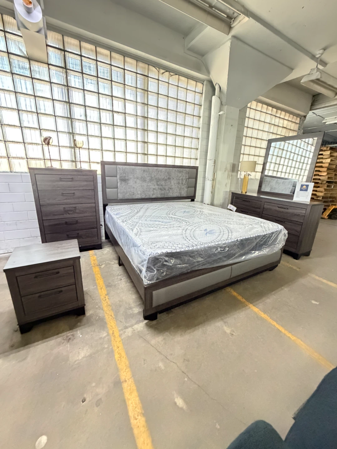 4pc queen bedroom set