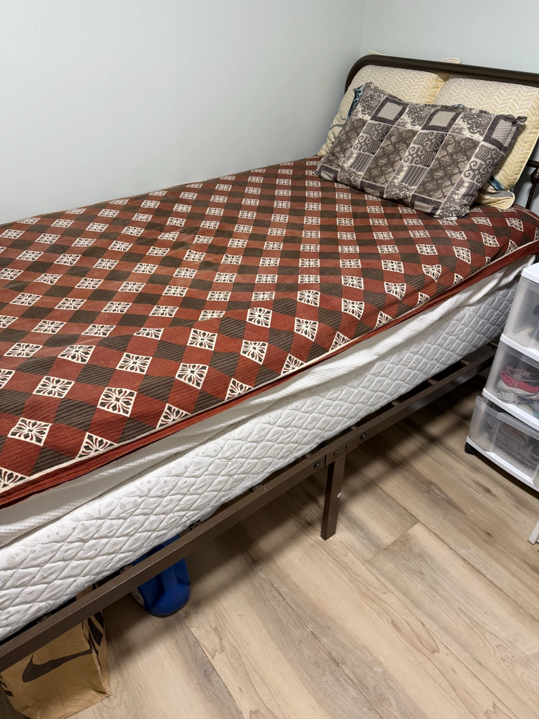 Single Bed Mattress and bed box - photo 2
