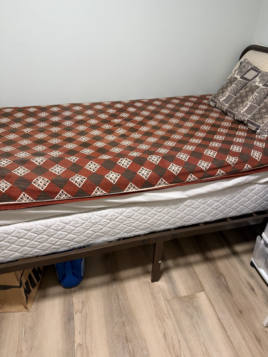 Single Bed Mattress and bed box - photo 4