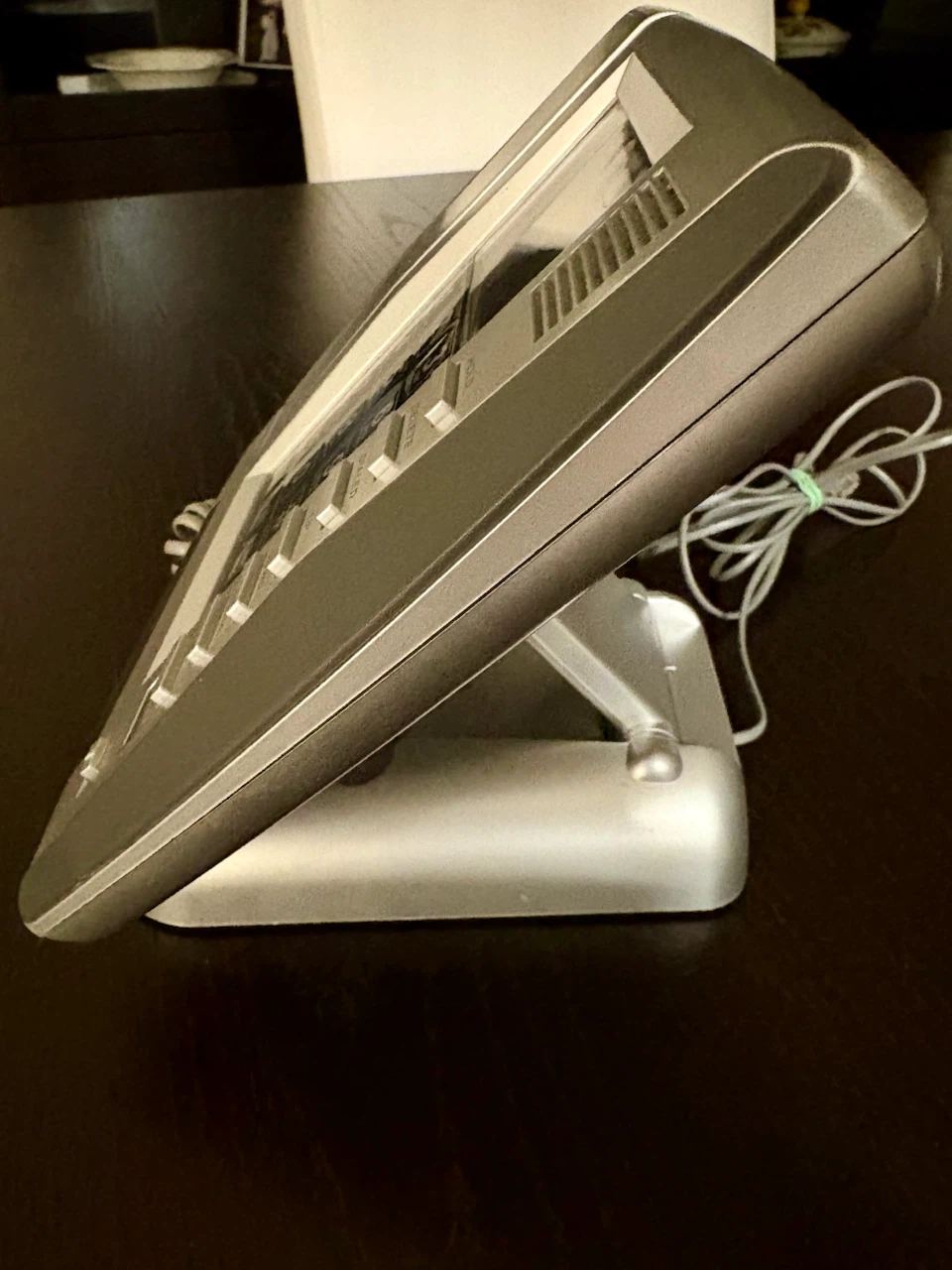 Sleek Landline Phone with Calculator - photo 2