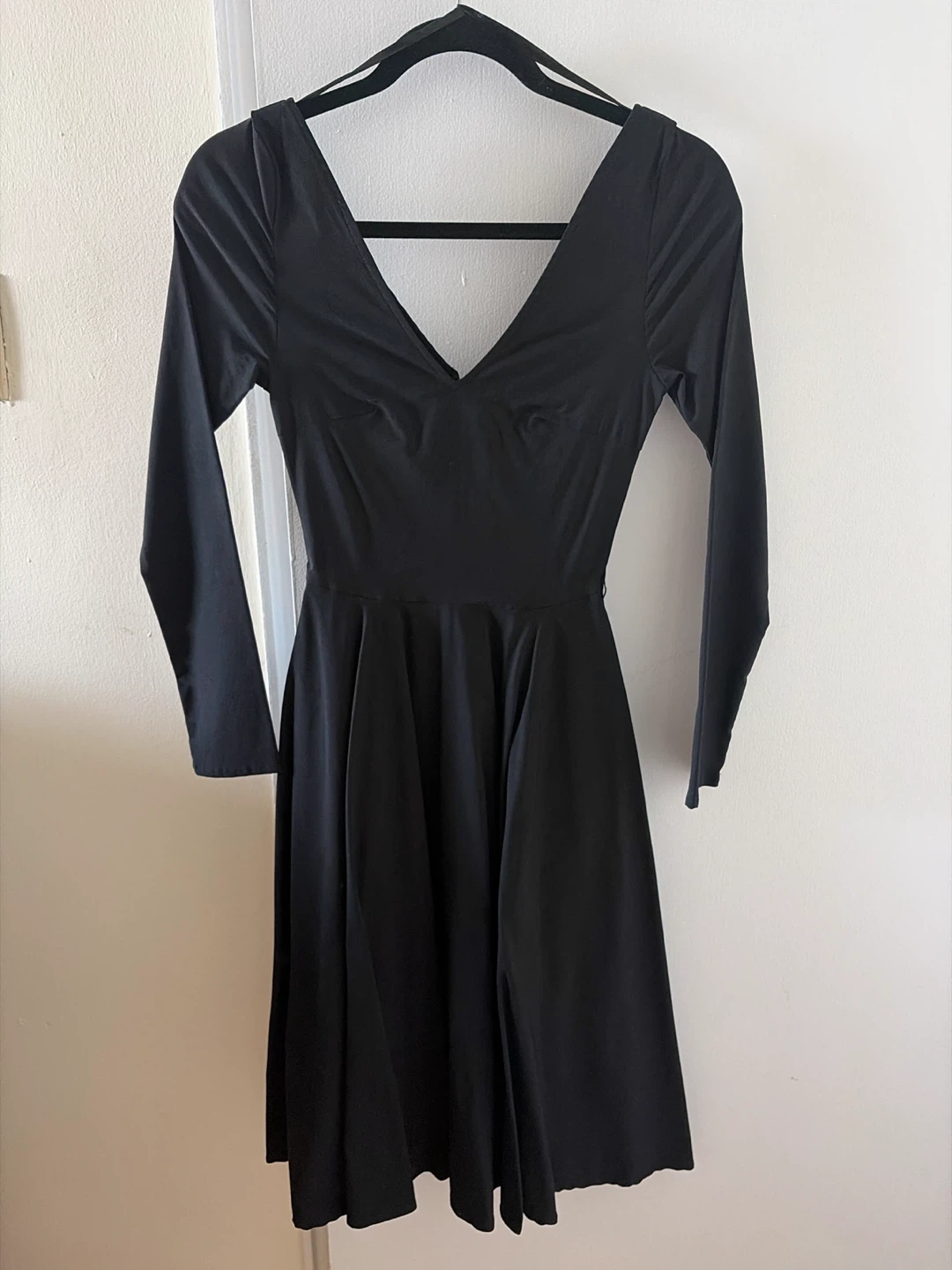 Unique Vintage Black Long Sleeve Dress