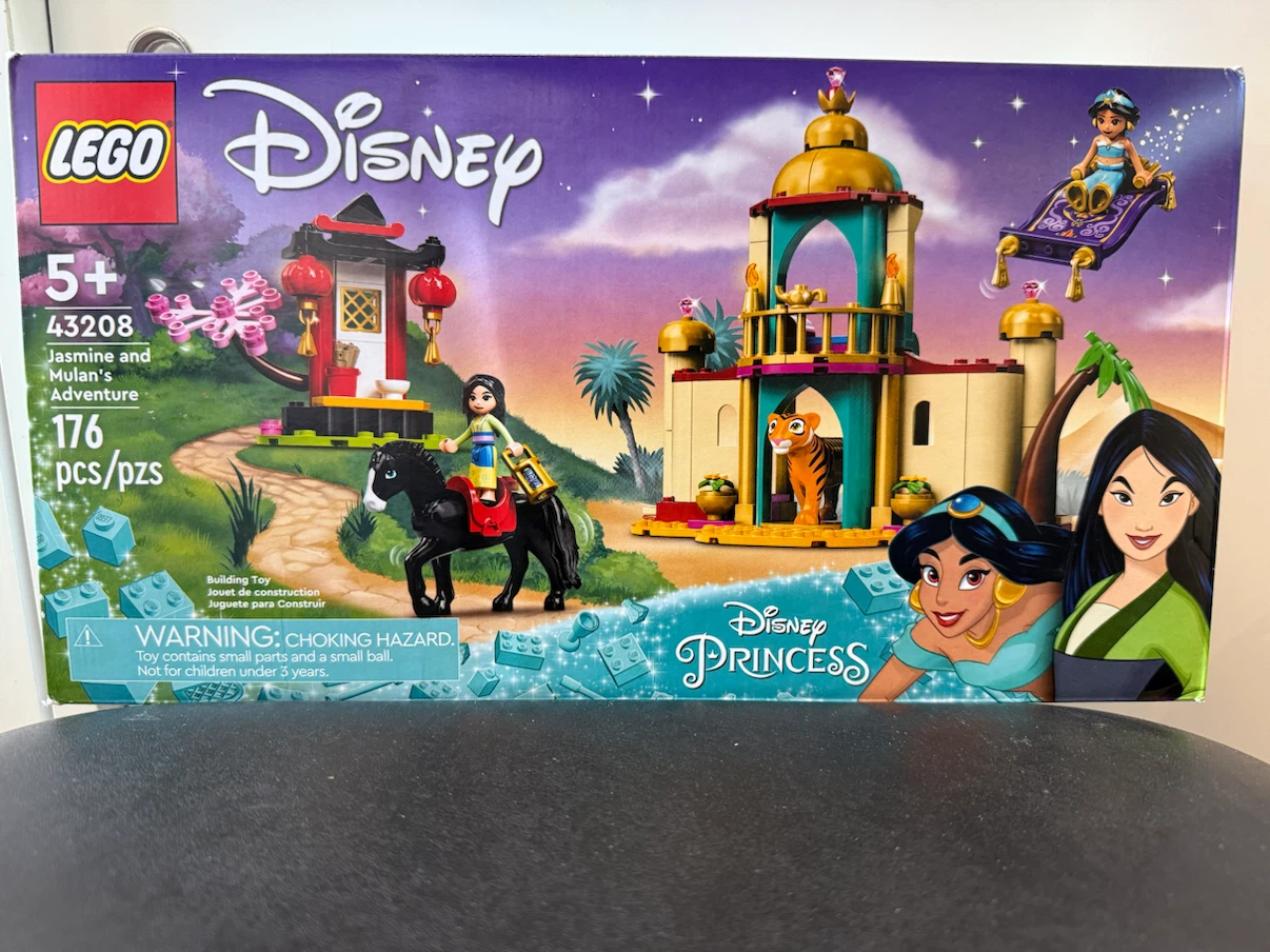LEGO Disney Jasmine and Mulan's Adventure 43208