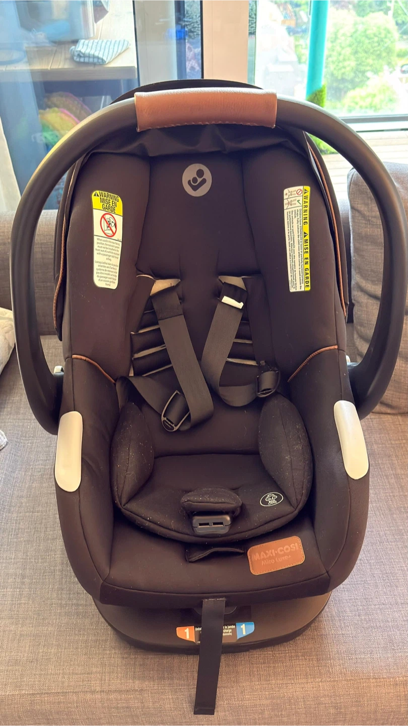 Maxi-Cosi Infant Car Seat with Base