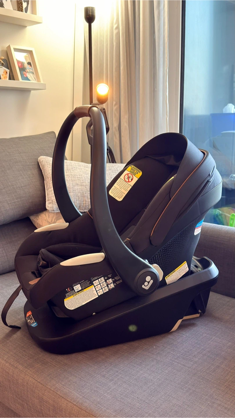 Maxi-Cosi Infant Car Seat with Base - photo 2