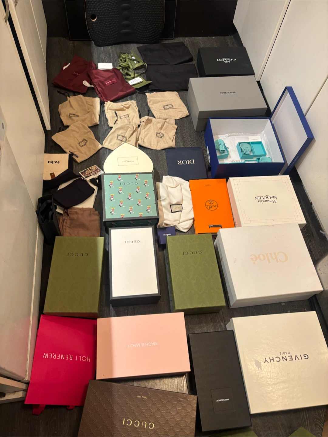 Over 50 Gucci, Louis Vuitton, balenciaga etc gift boxes