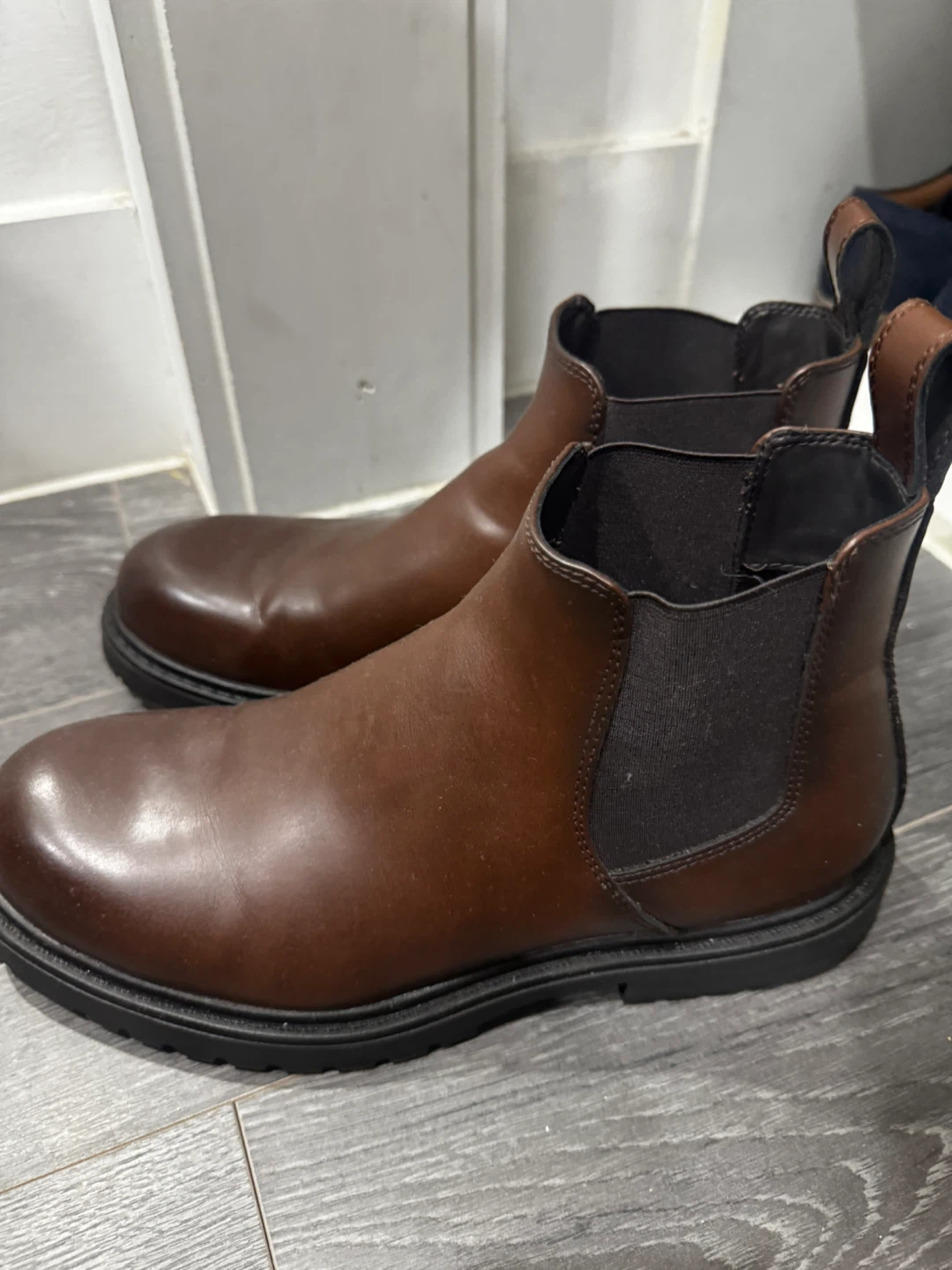 Men shoes, only wore twice! Move out